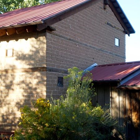 Silver River Adobe Inn Bed And Breakfast Farmington Exteriör bild