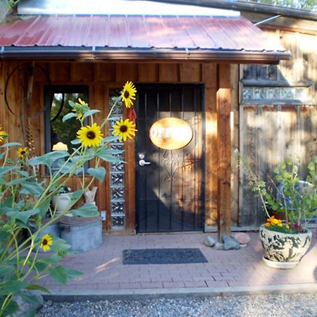 Silver River Adobe Inn Bed And Breakfast Farmington Exteriör bild