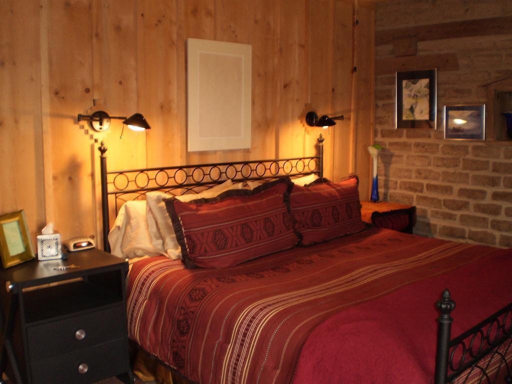 Silver River Adobe Inn Bed And Breakfast Farmington Exteriör bild
