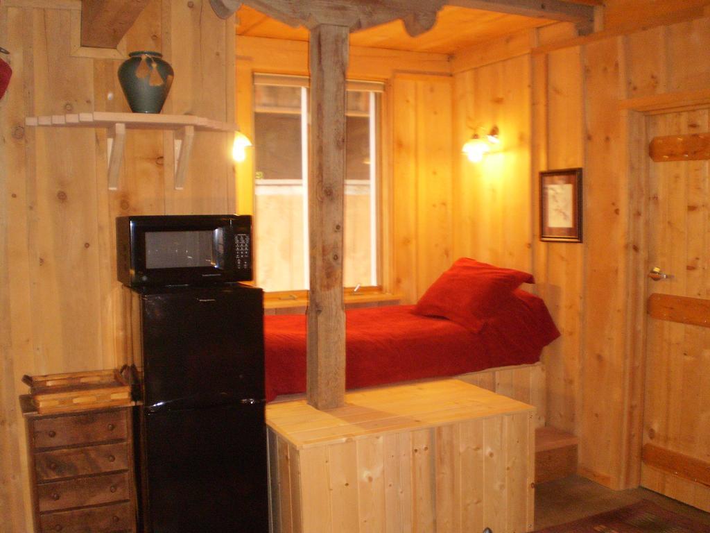 Silver River Adobe Inn Bed And Breakfast Farmington Exteriör bild