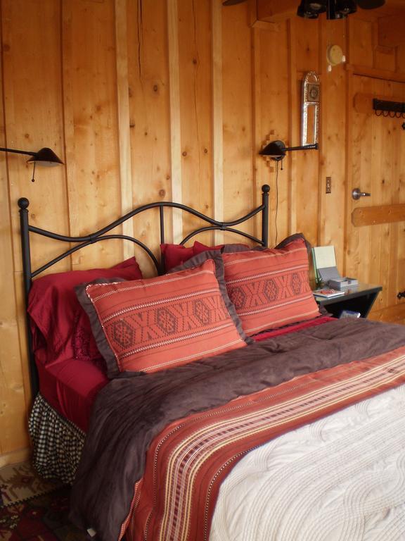 Silver River Adobe Inn Bed And Breakfast Farmington Exteriör bild