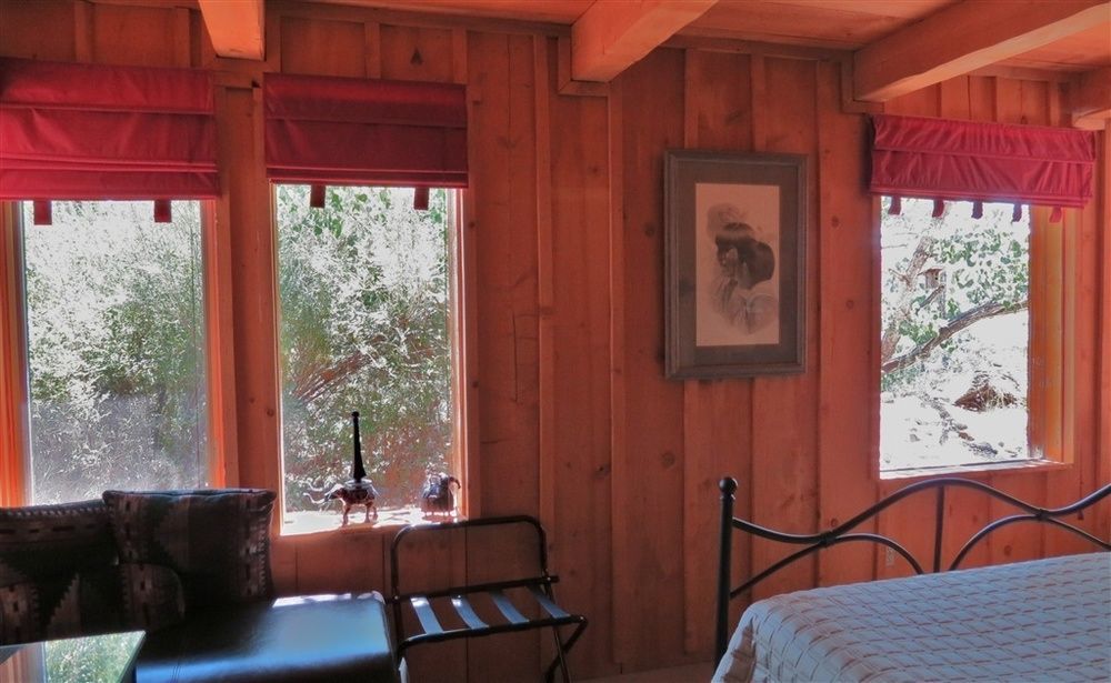 Silver River Adobe Inn Bed And Breakfast Farmington Exteriör bild