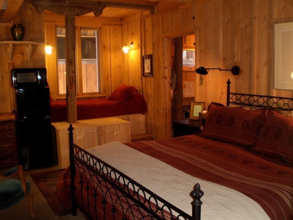 Silver River Adobe Inn Bed And Breakfast Farmington Exteriör bild