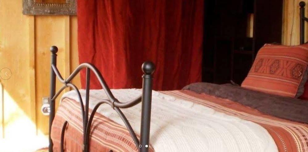 Silver River Adobe Inn Bed And Breakfast Farmington Exteriör bild